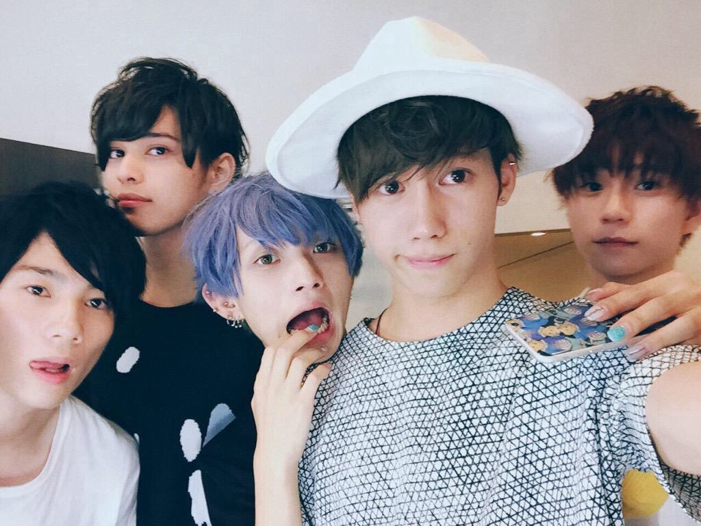 2014 . 11 . 16 ~ XOX start 今日は結成日から10年という年月で 大切で