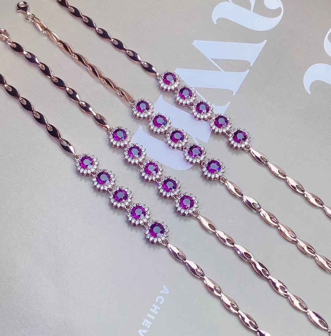 lanciashow's tweet photo. Natural Amethyst Bracelet #jewelry #jewelrylover #jewelrysale #jewelleryshop #jewelrystore #finejewelry #braceletlover #BraceletsForWomen #semipreciousjewellery #amethystjewelry https://t.co/FHxxp8ebyP