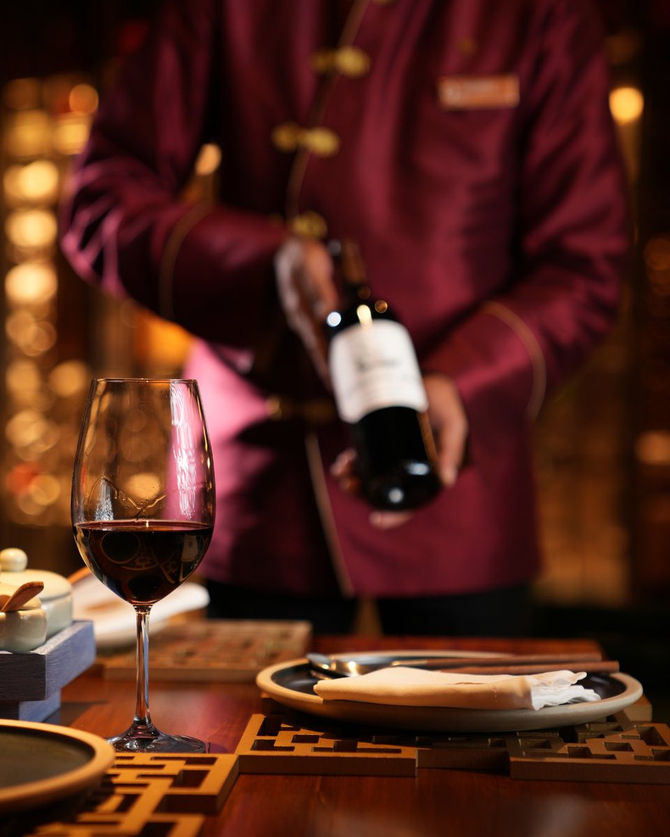 PresidentMumbai's tweet image. A toast to elegance and exceptional flavors. The finest pours await at Thai Pavilion.  

For details and reservations, call 022 6665 0808

#NotJustAnotherHotel #namedcollection #ExperienceSeekers #PresidentHotel #SeleQtionsHotel #Mumbai