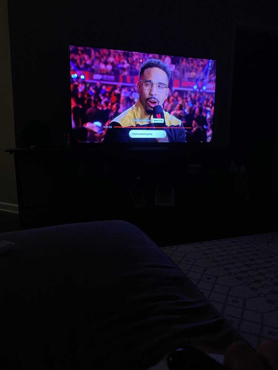 Dirk not Derrick (@dirkrusc) on Twitter photo Hasn’t moved in 5 mins. Live my ass. Hasn’t moved in 5 mins. Live my ass.