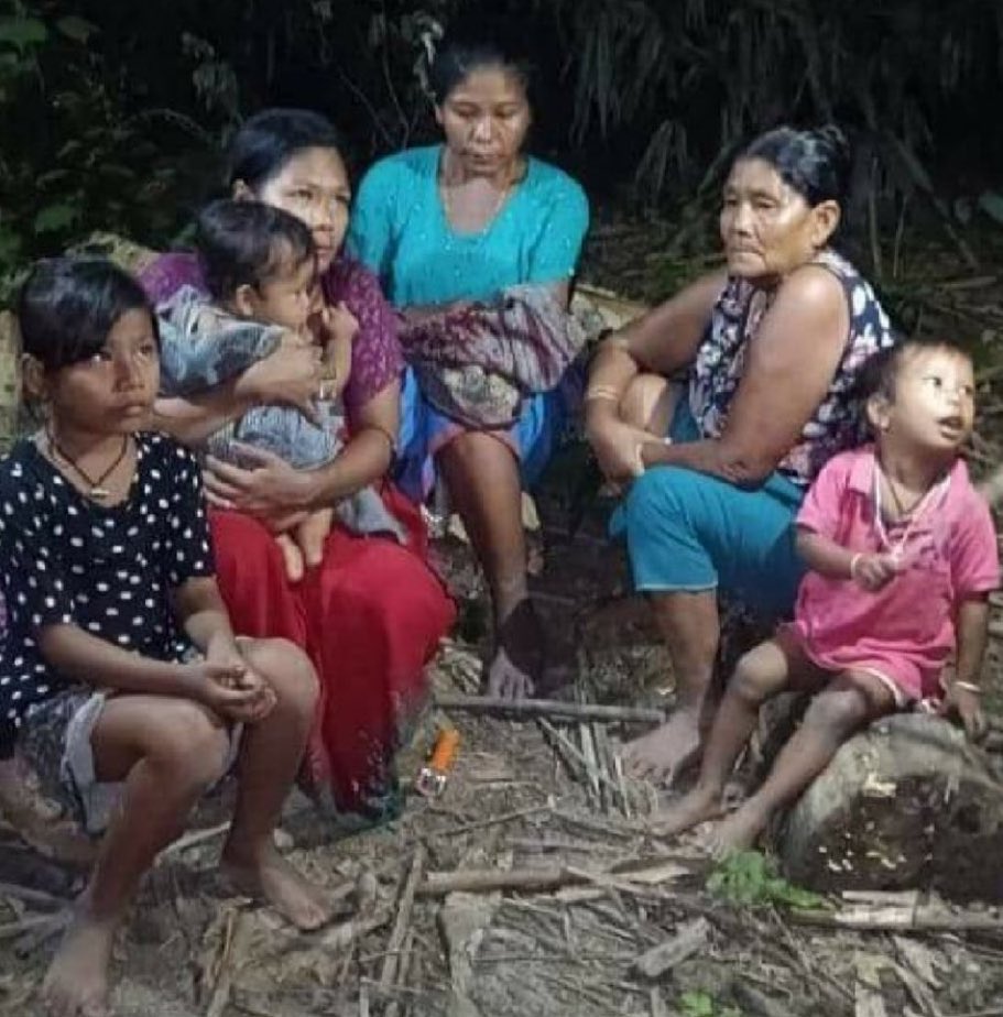 vincymeitei's tweet image. 💔More heartbreaking news are coming up !!!
All the 6 family members including 3 minors who were abducted by #KukiNarcoTerrorists frm #Jiribam confirmed dEad!

! #India failed to save you

#KukiBabyKillers
#Justice4MeiteiHostages
Hostages "Brutally Murdered" by #KukiTerrorists
