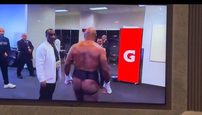 Me walking into the gas station to get some snacks after the rave