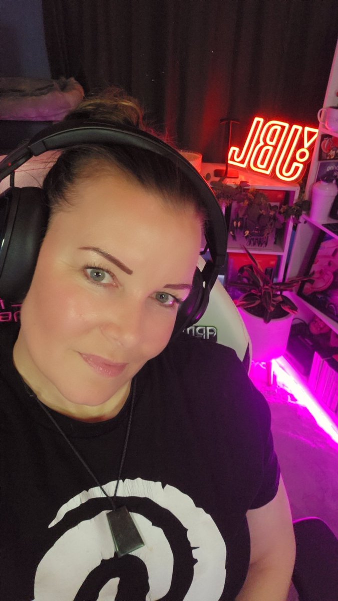 KittyChaos tweet media