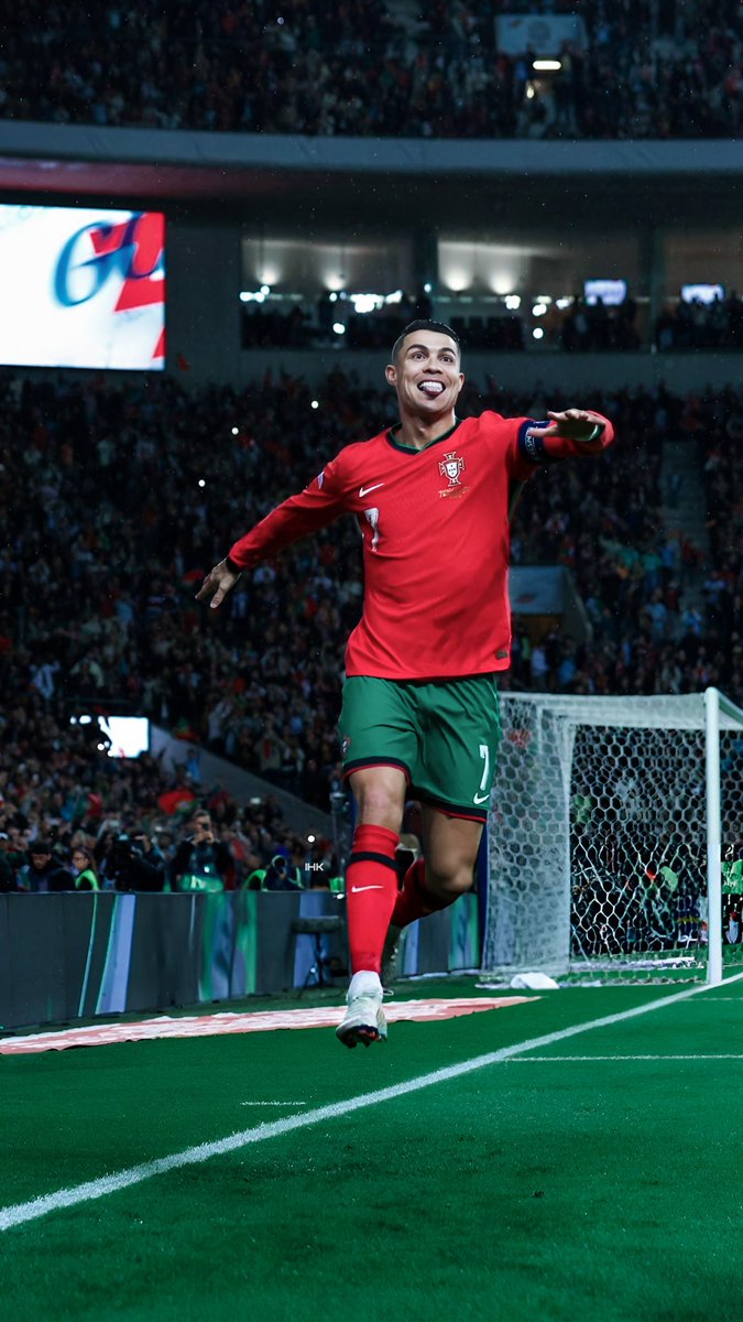 𝟒𝐊 #wallpapers 
     └📂 Nations League 
         └📂 Cristiano Ronaldo 🇵🇹 
𝐓𝐞𝐥𝐞𝐠𝐫𝐚𝐦: t.me/ihk_wp
#CristianoRonaldo #UEFANationsLeague #recordbreaking