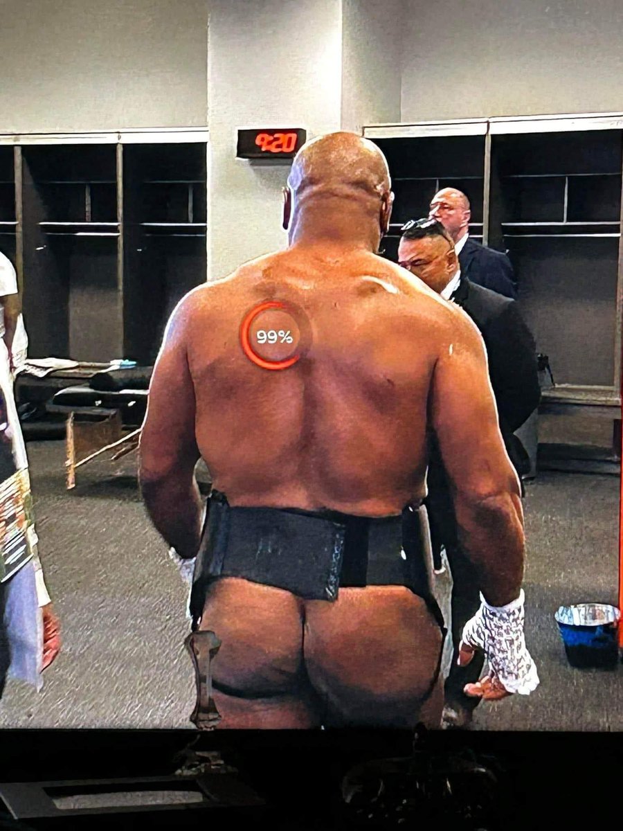 This is the scene your parents walked in on when catching you watching Skinimax in the 90s
#netflix #TysonPaul #netflixbroken