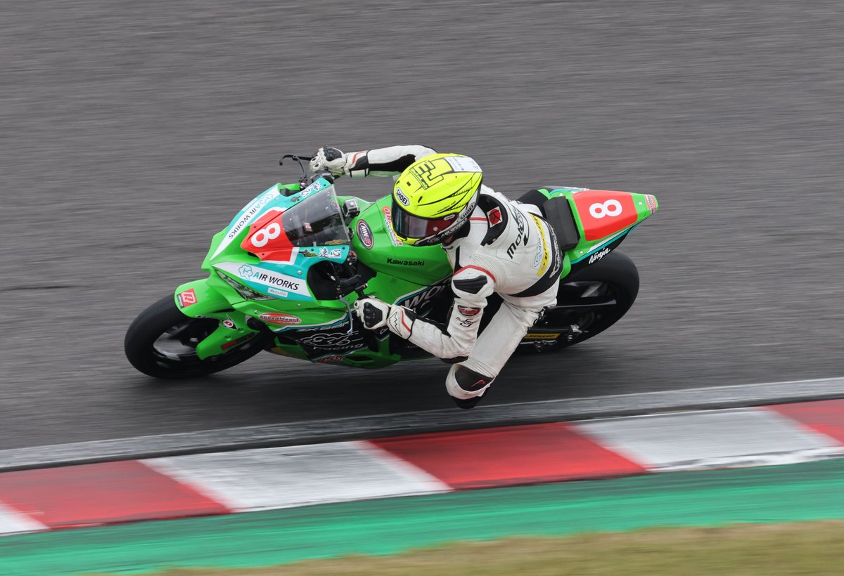 shoman0025's tweet photo. #鈴鹿サンデーロードレース
トラブルを解決して決勝に挑みます!
内容はチームのインスタをご覧ください🫣
https://t.co/ktm7DZFOBS
JP250 インター
ゼッケン 8
AIRWORKS GARAGE RT with EJ 速心
3時から決勝です!
YouTube配信もしてます!
応援よろしくお願いします📣✊
#motoLab
#speedHeart
未来のレモンサワーは、近畿地方でも発売されるので、違う賞品を用意しますw