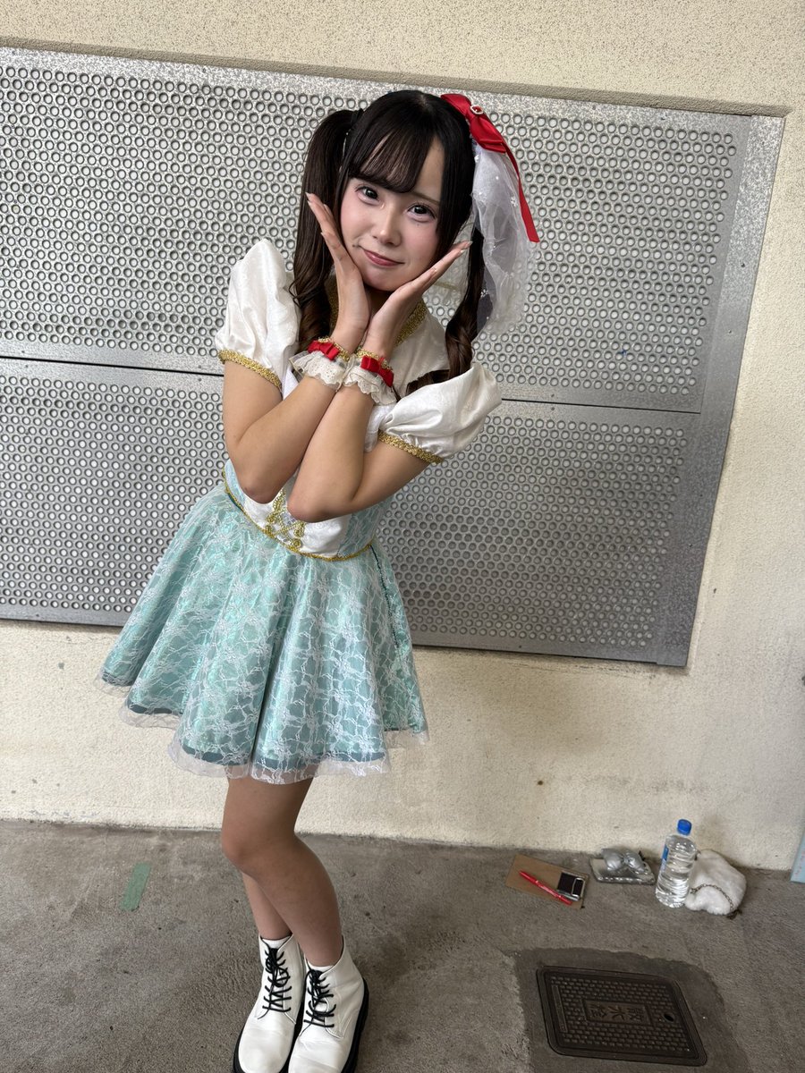 poti_0530's tweet photo. 2024年11月16日(土)
上野恩賜公園野外ステージ①
#まいすらんぐ
#MySlang
#椿るびい
ステージは見ていた事はあるけれど物販は初👼
耳に心地よく残る歌声は聞き応えはあった😊 https://t.co/Z90rqsYYqs