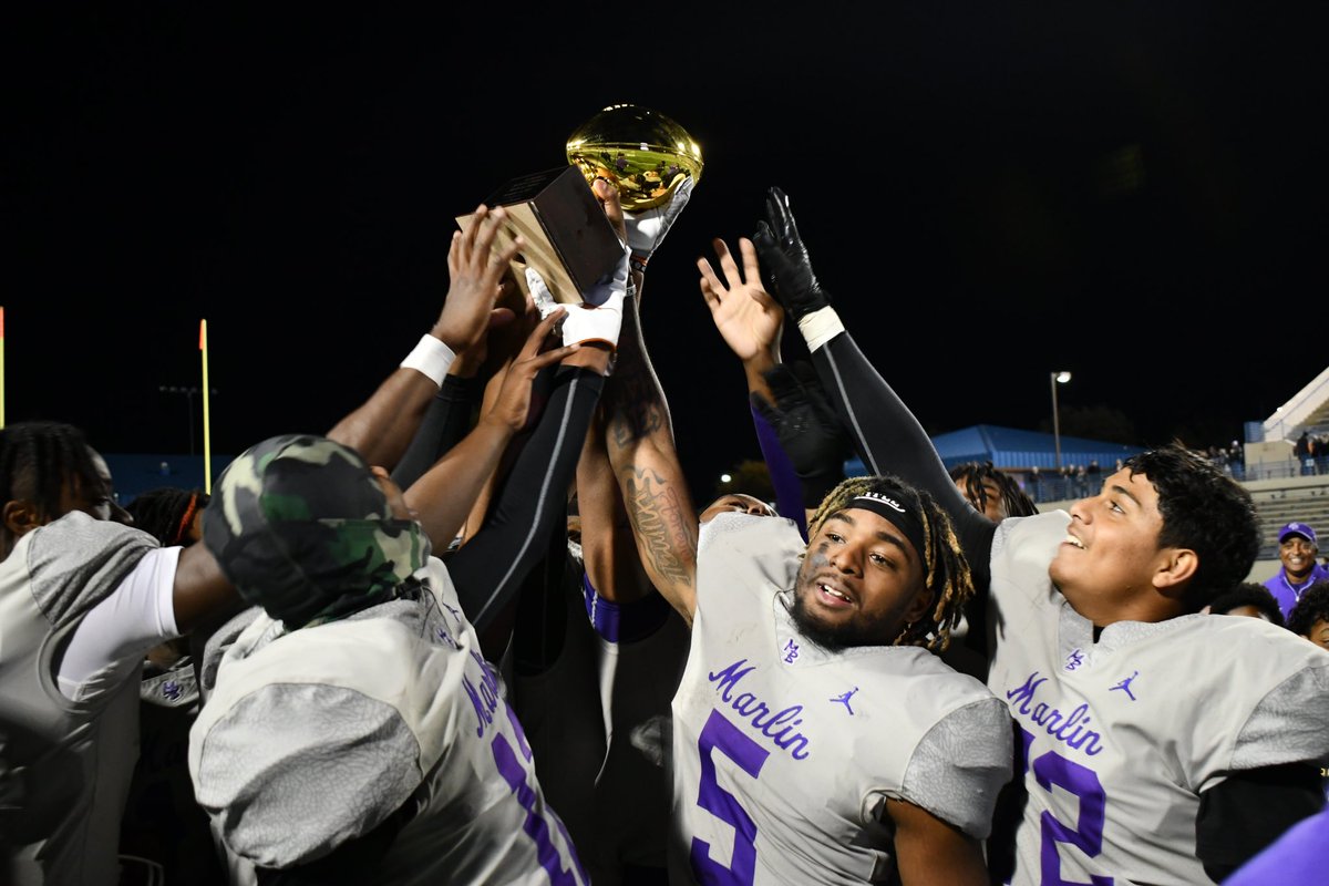 Congratulations Bulldogs and job well done tonight 51-7 over Holland! Bi-District Champs! <a href="/J_busta13/">Jesse Bustamante,M.Ed.</a> <a href="/Matt_Stepp817/">Matt Stepp</a> <a href="/DrHenson2/">Dr. Darryl J. Henson</a> <a href="/MarlinISDTX/">MarlinISD</a>