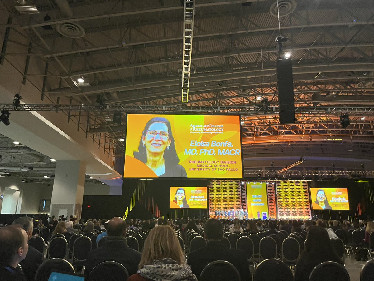 I can’t begin to describe how much it filled me with joy to see Dr. Eloisa Bonfa receive the #ACR master designation.
Seeing a great clinician and investigator from Brazil show up in that stage; and even more being from my home institution of USP, words can’t describe. 🇧🇷 1/