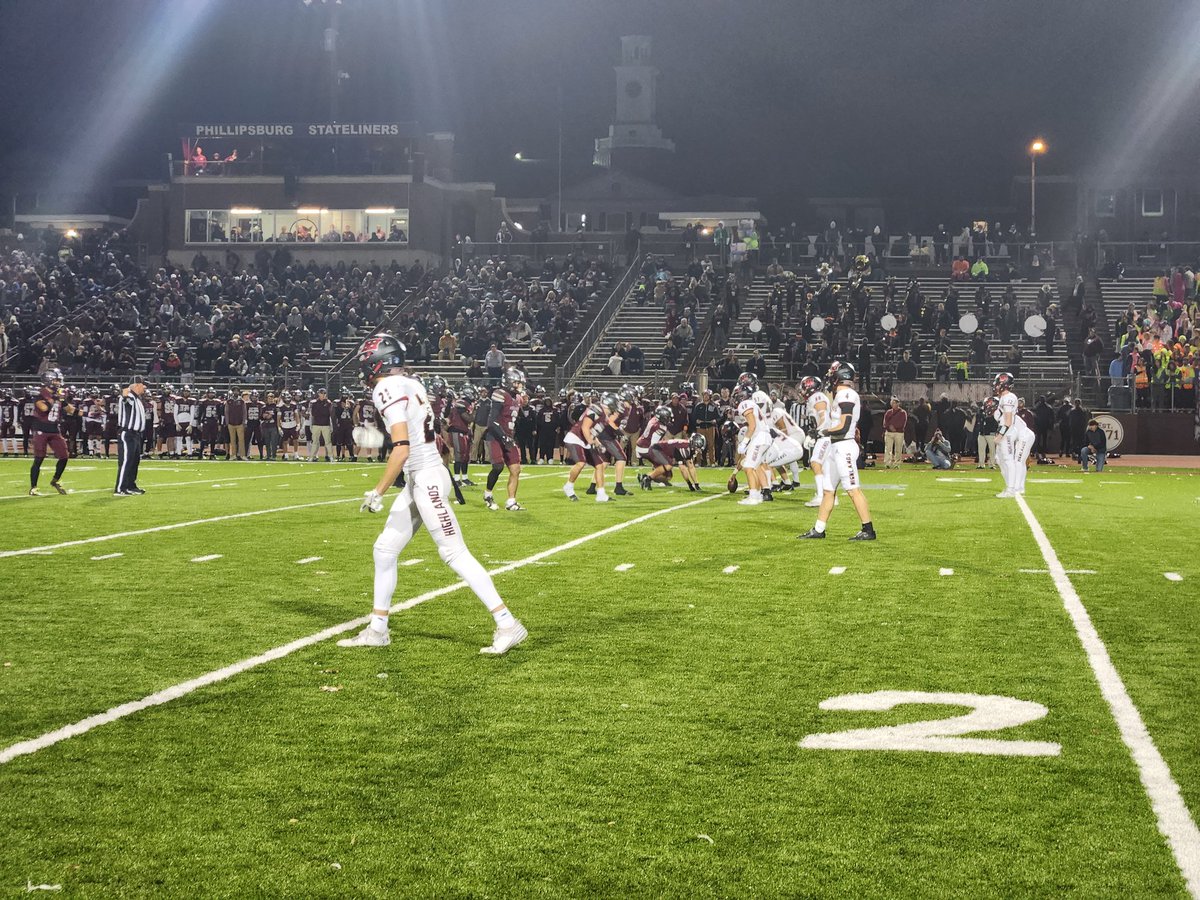 🏈Can't say enough about 2024 <a href="/NHighlandsFB/">Northern Highlands Football</a>. These players, the coaching staff, this TEAM
🔴After everything, and to fall just shy... yeah it stings, but to say we're PROUD is a huge understatement 
⚫️ Admire all of these young men, would want them in my corner any day <a href="/nhrhs1/">NHRHS</a>
