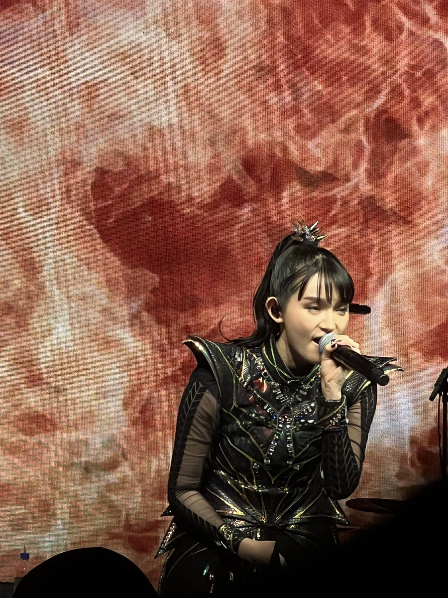 RaijinRock's tweet photo. Suzuka was fantastic tonight @TheAnthemDC   @BABYMETAL_JAPAN https://t.co/dkSPHRdRX5