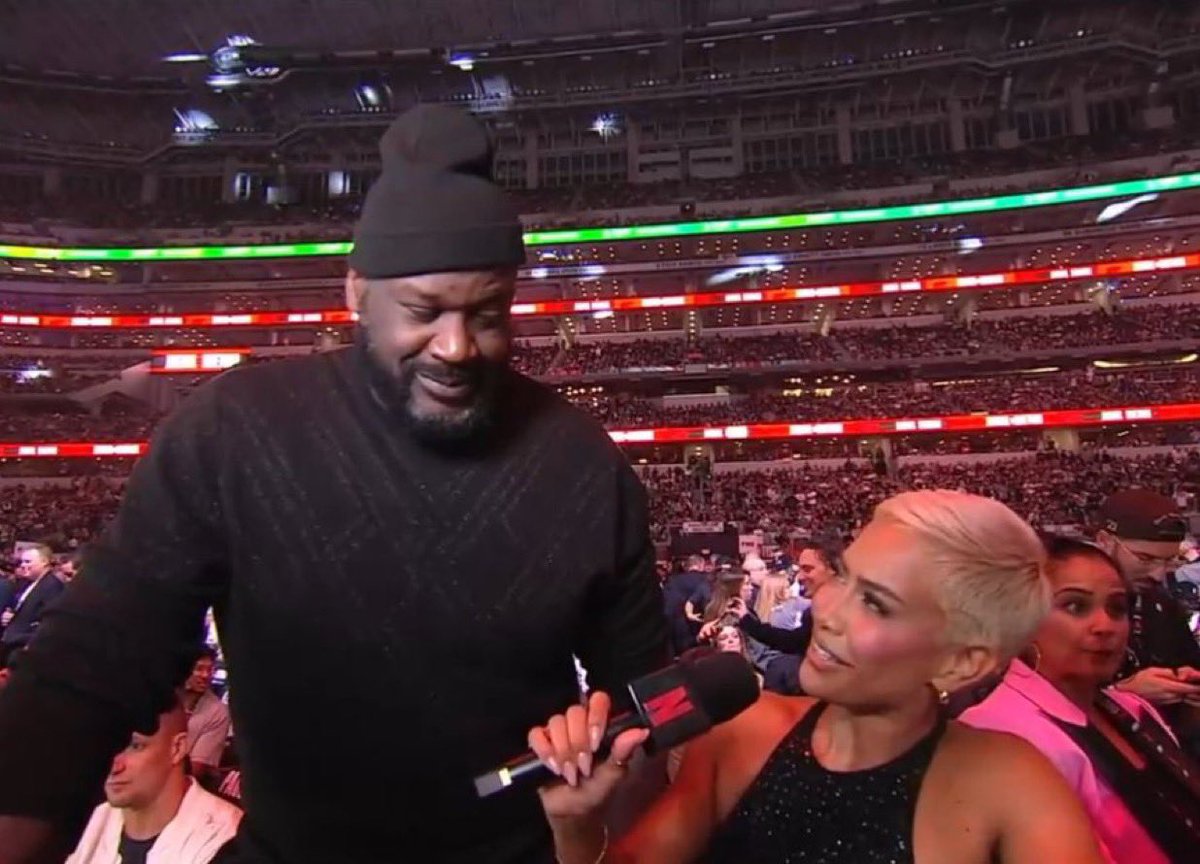 _zzptd's tweet photo. When the liquor starts tasting like imma laugh at her friends jokes https://t.co/3zSMxVUfR7