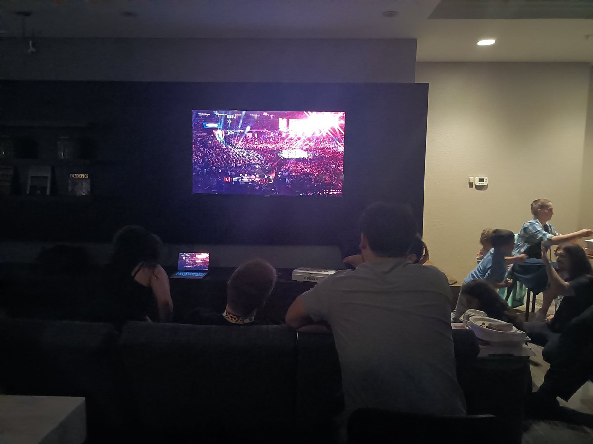 Dia_drawz's tweet photo. HERE WE GO BABY #TYSONFORTHEWIN AT THE SONESTA HOTEL WITH LITERALLY EVERY CASTER‼️‼️ https://t.co/uGBCgeNFxM