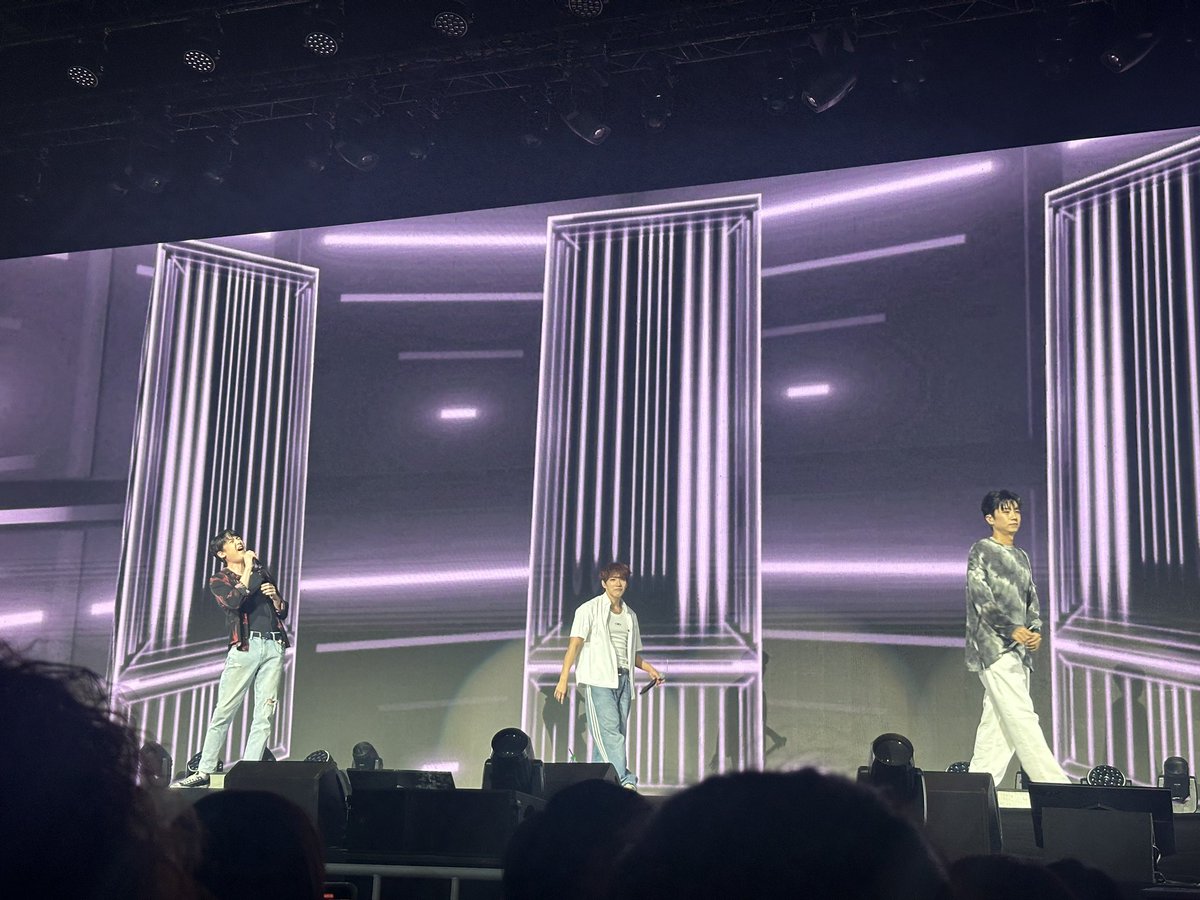 Tatingnong0910's tweet photo. ผู้แค่ซาวน์เช็ค กำลังมัน อิฉันน้ำตาไหลเฉย 
คิดถึงคอนบ่ายจริงๆ
#2PM_ENWJ_inBKK
#2024_FanCon_ENWJ_BKK
#2PM #투피엠 #ทูพีเอ็ม
#JUN_K #준케이 #จุนเค 
#NICHKHUN #닉쿤 #นิชคุณ #JangWooyoung #우영 #장우영 #อูยอง https://t.co/rBKcy4zhsy