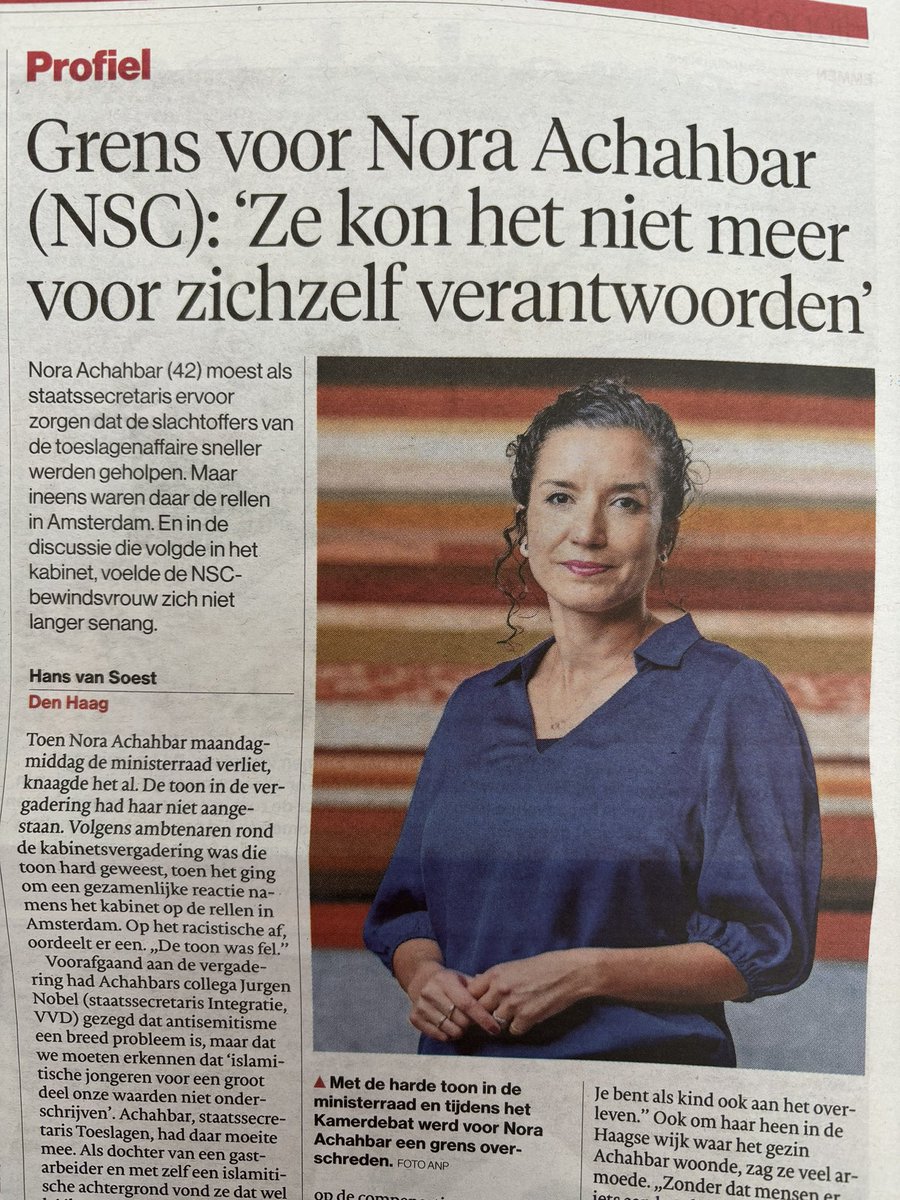 Het moet me toch ff van het 💔hart.
In plaats van haar schouders onder de toeslagen affaire te zetten en aan de slachtoffers te denken, gaat het hierbij alleen om haar eigen slachtoffer rol.

(En krijgt ze nou ook nog flink
 wachtgeld nu ze zelf ontslag heeft genomen?)