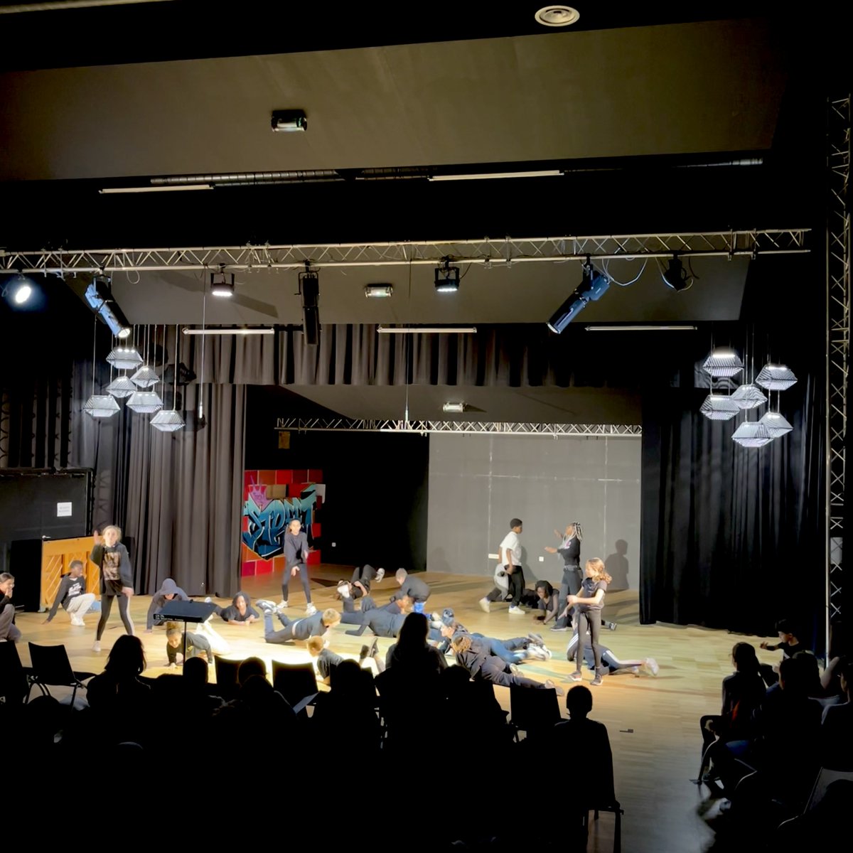 College Miriam Makeba — Lille tweet media