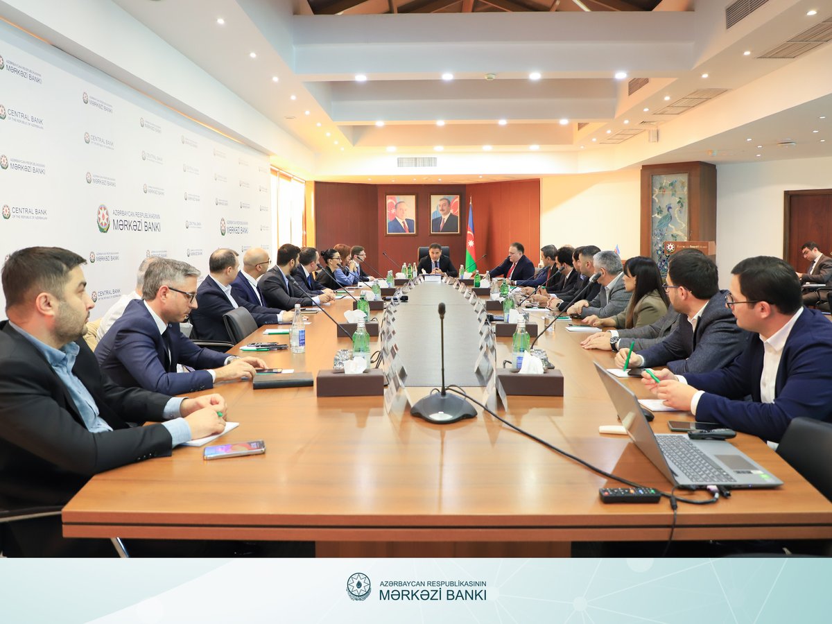 Merkezi_Bank_AZ's tweet photo. Ötən həftə Mərkəzi Bankın sədr müavini Əliyar Məmmədyarov Azərbaycan Fintex Assosiasiyasının nümayəndələri ilə görüşüb. Görüş çərçivəsində #fintex ekosistemini təmsil edən təşkilatların ötən rüb ərzində fəaliyyət nəticələri nəzərdən keçirilib.

Həmçinin rəqəmsal ödənişlərin təşviqi, Açıq bankçılıq sisteminin tətbiqi və fintexlərlə maliyyə sektorunun digər nümayəndələri arasında qarşılıqlı fəaliyyət imkanları ətrafında fikir mübadiləsi aparılıb. Görüşdə sektor nümayəndələrini maraqlandıran məqamlar da cavablandırılıb.
#MərkəziBank