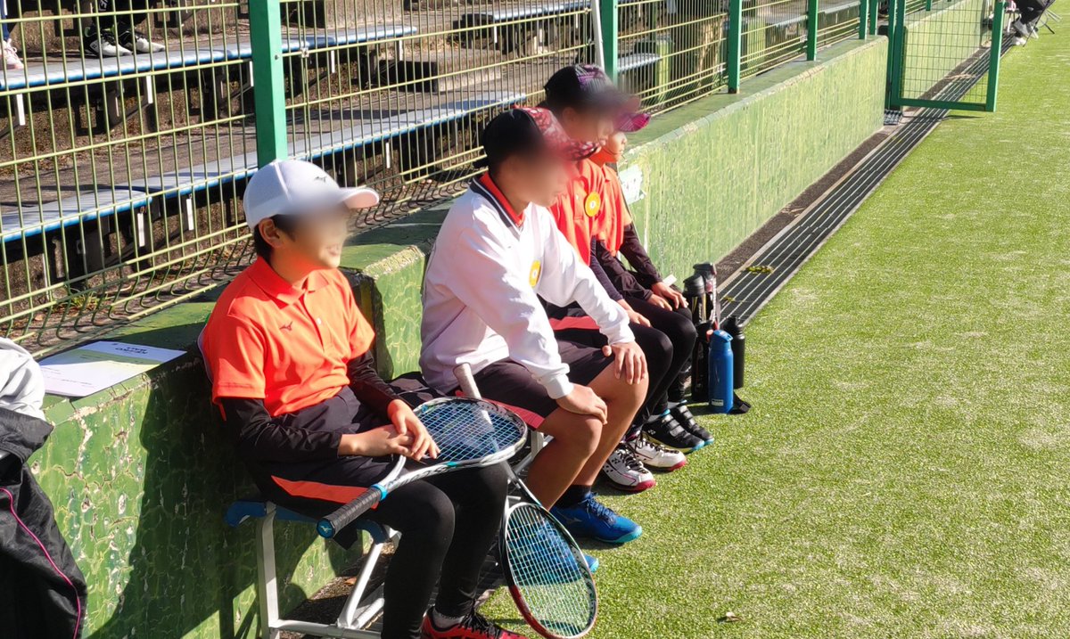 JST83122997's tweet photo. 今日は小学生団体戦

個人戦とは違う雰囲気に
若干緊張気味のメンバー

応援も副キャプテンの先導で
何とか形になっていました

6年生女子は2年生の妹と
小学生で最初で最後のペア

久々に前衛したり
いつもと違うペアに
若干戸惑いながらも

試合を楽しんでいました

＃小学生
＃ｿﾌﾄﾃﾆｽ https://t.co/fep4h7Lcl3