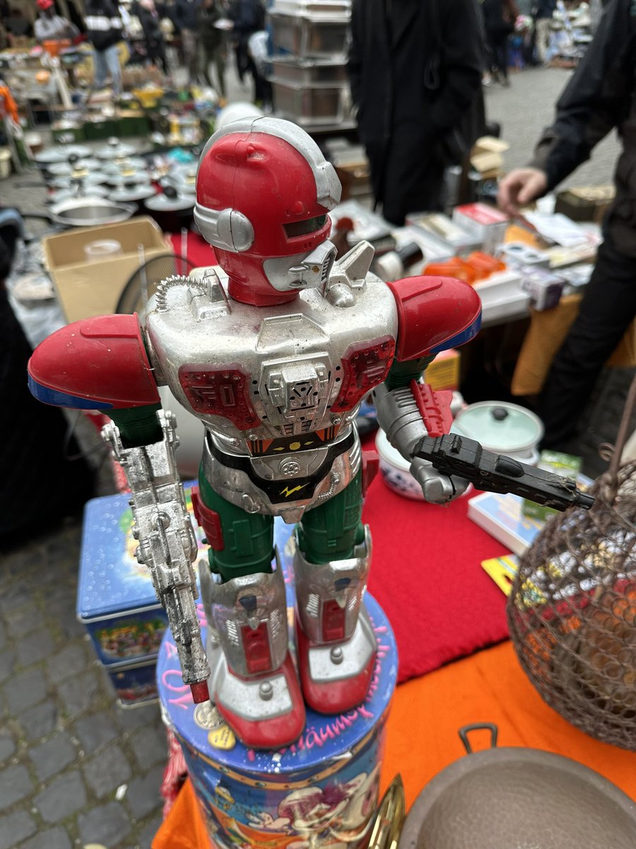 JoachimHesse's tweet image. Angriff der #Flohmarkt-#Roboter! 🤖