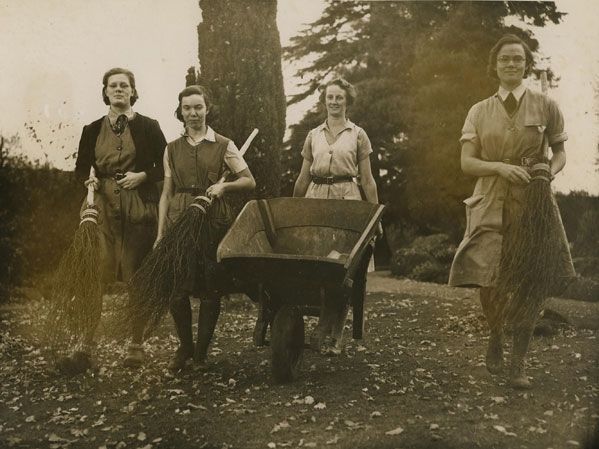 On this date in 1938, pupils from Aldersey Hall Agricultural School were clearing autumn's leaves from the grounds, captured and preserved in our historic images collection.

More information about Aldersey Hall features on the @lostheritage website and our collections catalogue.