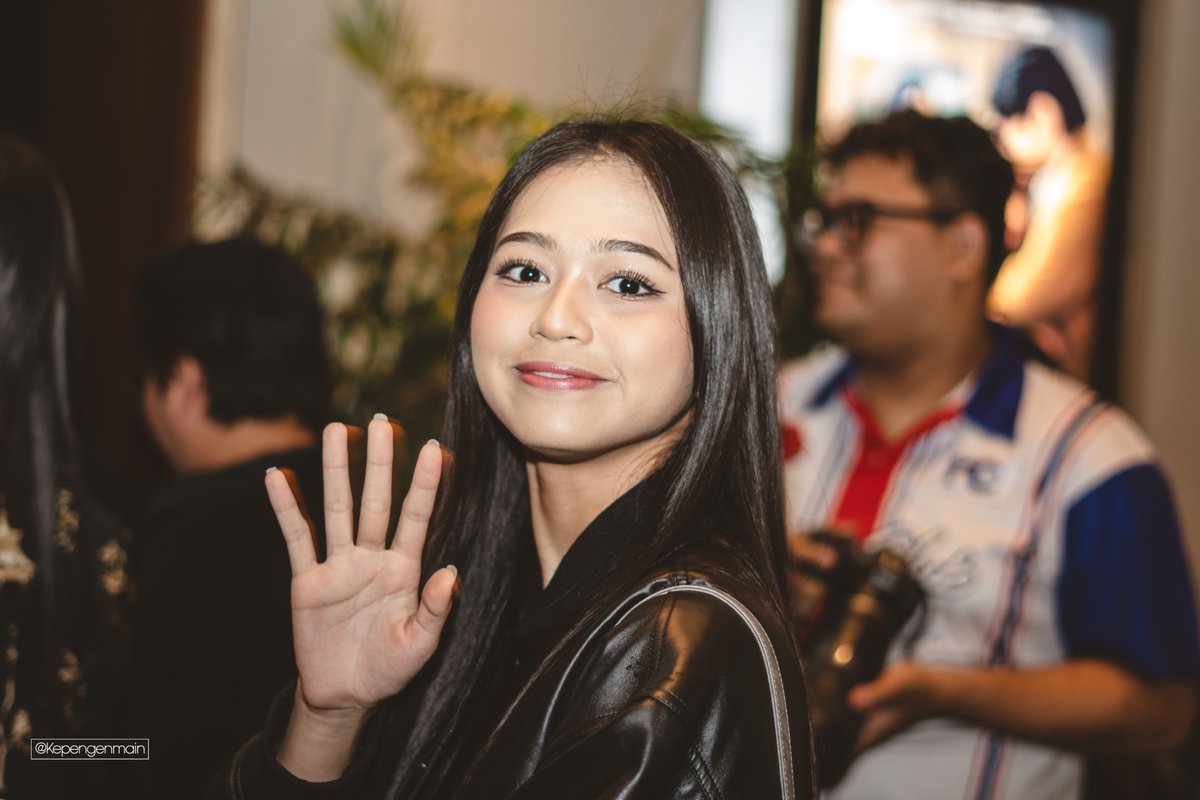 kepengenmain's tweet photo. Haiiiiii @I_KathrinaJKT48
#Bebeb
Premiere Hidup Ini Terlalu Banyak Kamu
15•11•24 https://t.co/ShuMv4op1f