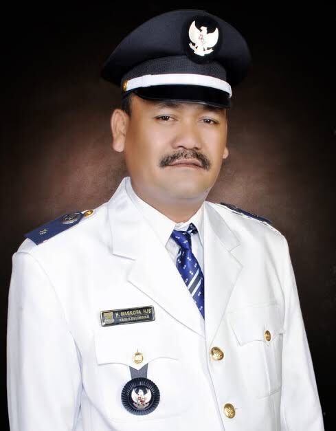Boediantar4's tweet photo. MENGENAL SOSOK PELAPOR PAK SAID DIDU

- H. Maskota HJS, S.E
- Kepala Desa Belimbing, Kec Kosambi, Kab Tangerang (3 periode)
- Ketua Asosiasi Pemerintah Ds Seluruh Indonesia (Apdesi) Kab Tangerang
https://t.co/jAZPxm5kmI…

Pertanyaan:
Motifnya apa aparat desa membuat laporan? https://t.co/Dy26Sr31kK
