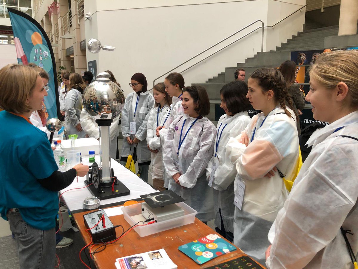 EPFL_SPS's tweet image. Aujourd’hui, le Service de promotion des sciences de l’@EPFL a le plaisir de participer à l’évènement biennal Elargis tes Horizons »٫ organisé pour les filles de 11 à 14 ans à Genève. Un grand merci à l’équipe organisatrice @EtH_Geneve