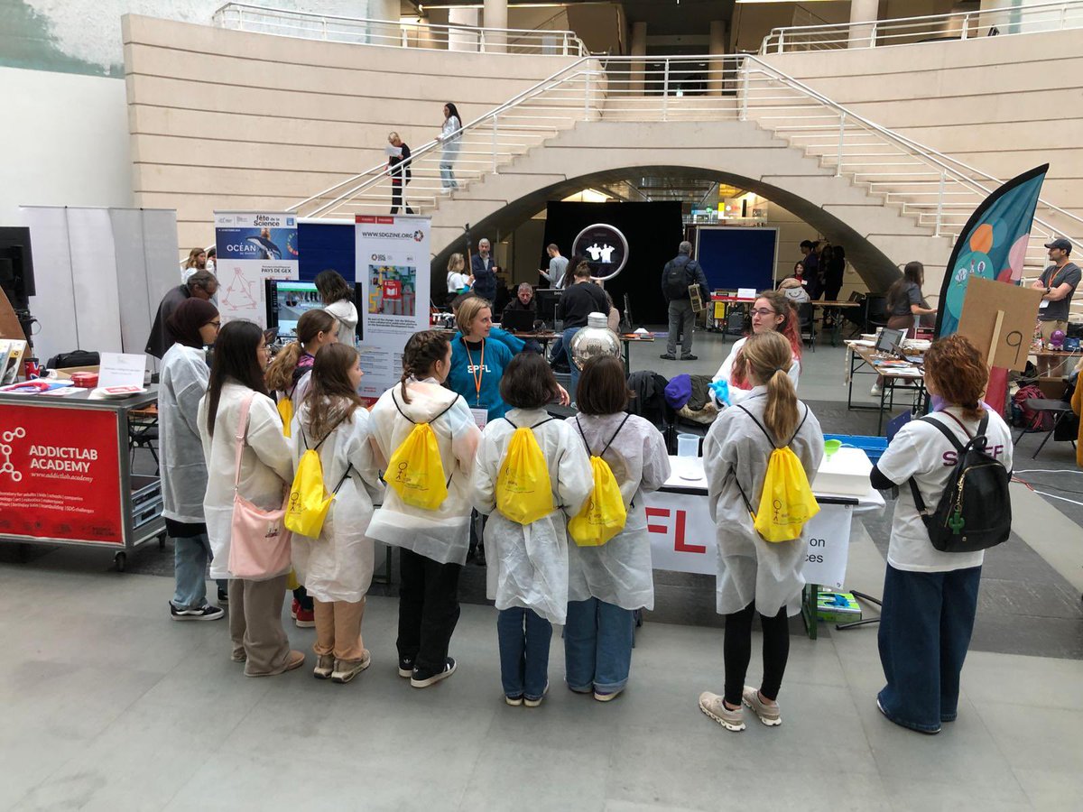 EPFL_SPS's tweet image. Aujourd’hui, le Service de promotion des sciences de l’@EPFL a le plaisir de participer à l’évènement biennal Elargis tes Horizons »٫ organisé pour les filles de 11 à 14 ans à Genève. Un grand merci à l’équipe organisatrice @EtH_Geneve