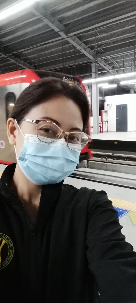 anjmsantiago's tweet photo. Moved from Manila to Pque almost a year ago and resigned myself to using my car & being stuck in traffic regularly going to work in Manila. But I'm so freaking happy to take the train again! Ambilis! Yasss to public transpo. More of this pls! #LRTExtension https://t.co/xBM0KP3WfZ