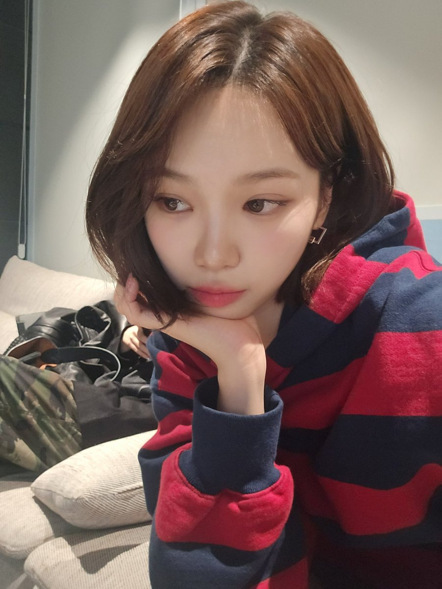 CHAEWONCENTRAL's tweet photo. 💭 [WEVERSE] 241116

#CHAEWON Weverse Update! 

❤️

📎 https://t.co/TSTCLcE2xX

#KIMCHAEWON #김채원 #チェウォン 
#LE_SSERAFIM #르세라핌 @le_sserafim https://t.co/FAHHVqTP9N