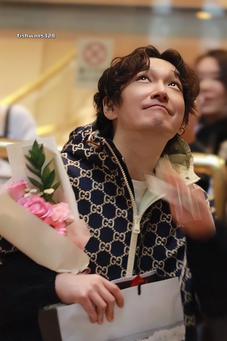 241116
연극 햄릿 퇴근길 

#조승우

미소의 천사🤴🏻