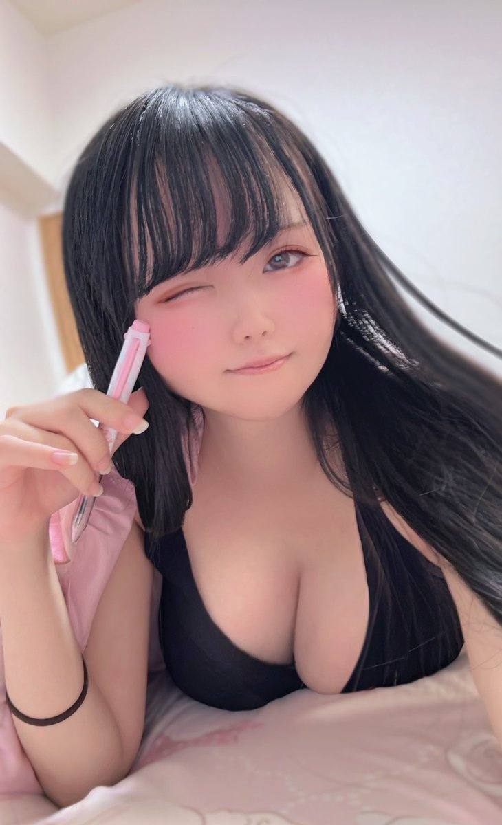 cosplay_maou's tweet photo. お勉強中にオフショ！ https://t.co/srjBBXRNoO