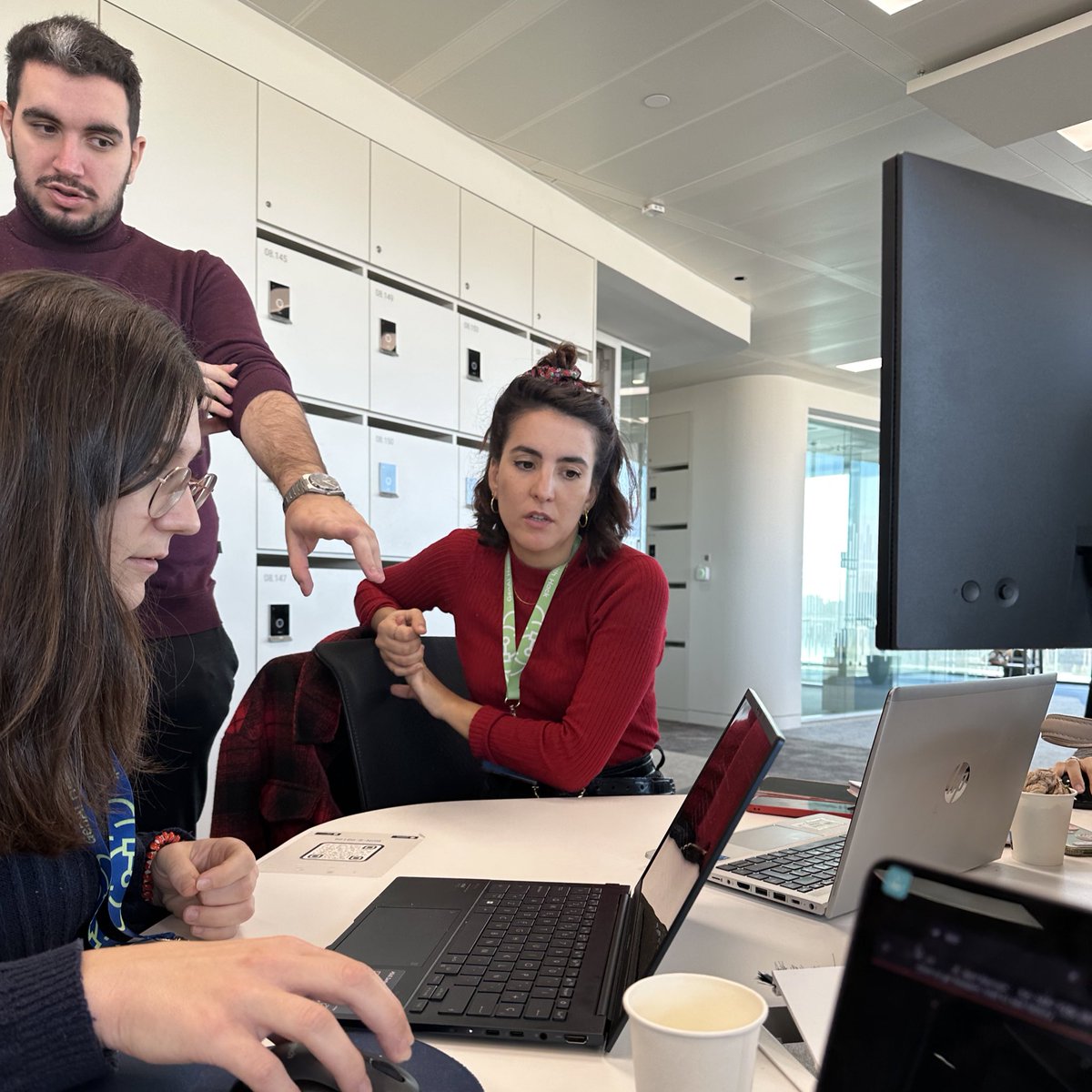 MarcGrau's tweet photo. Aquí l’equip, fortíssims. #GenAiHealthHack @hospitalclinic https://t.co/F6Rlww3wAO