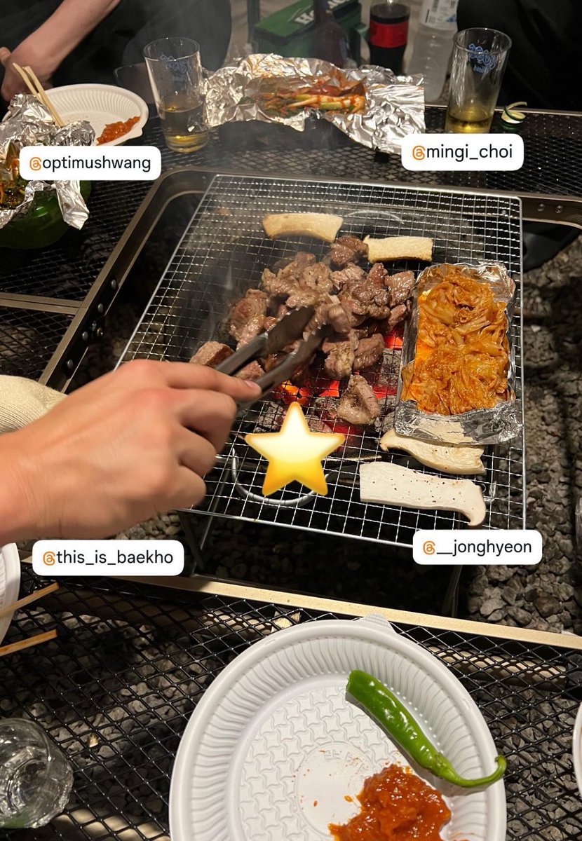 _formyhyun's tweet photo. 뉴이스트 올려
뉴이스트 내려
뉴이스트 내리지 말고 다시 올려
뉴이스트 올렸다가 다시 내려
뉴이스트 내리는데 1년 3개월 뒤에 다시 올려 https://t.co/ZOUSrP8zPw