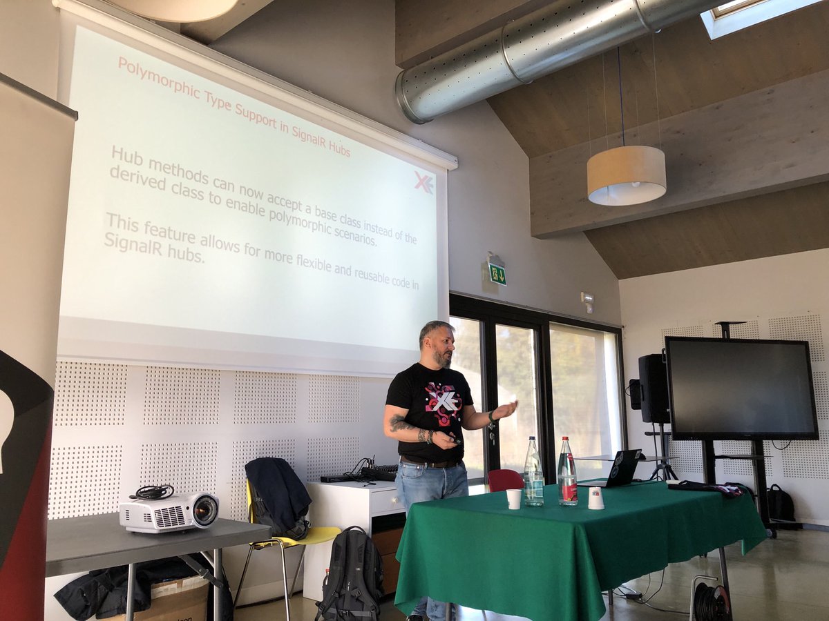 MircoVanini's tweet image. ⁦@dottor⁩ on stage #xedotnet #netconf #aspnetcore #blazor