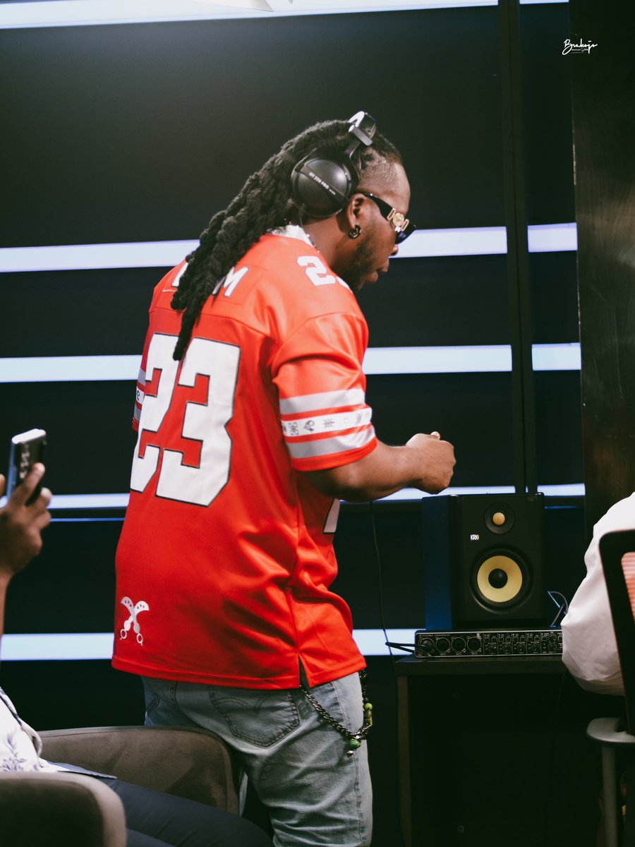 iamedem's tweet photo. Fully active ..Biggest dancehall song for street now is #Muntashi.
Big up every ghetto youth….
#Gogetem
https://t.co/3zFDvT8pJ0 https://t.co/QdSTRyrQKi
