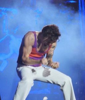 Massharry2's tweet photo. Goodmorning beautiful people but a little more to Harry Edward Styles and only to him #harrystyles https://t.co/BRmtc5C6W0