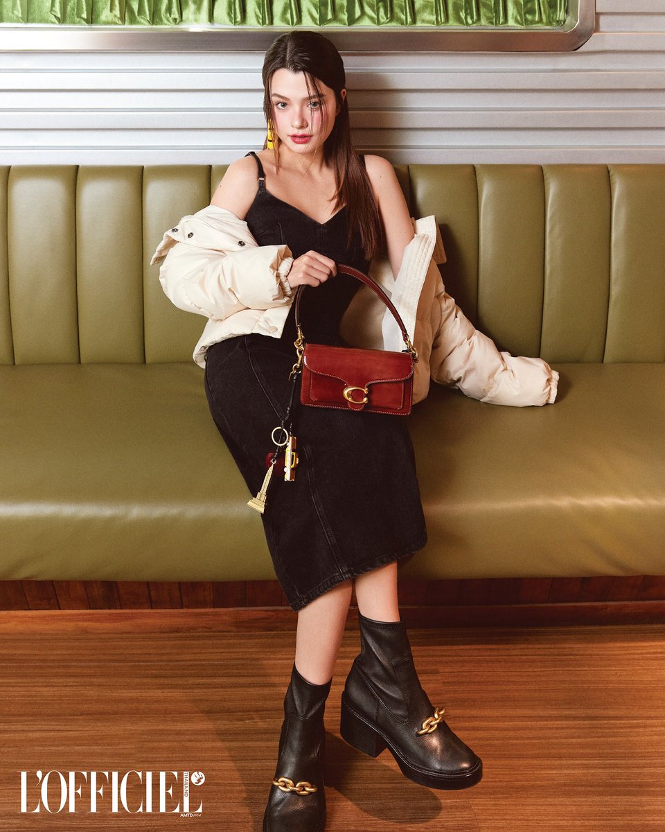 mywhitelilly_'s tweet photo. Becky Rebecca x COACH x L'OFFICIEL+

Rebecca Patricia Armstrong with the style that transcends perfection from COACH Fall 2024 ‘Unlock your courage’. 
Inspired by the color and vitality of a New Yorker girl.🍬

#beckysangels #CoachXBecky
#LOfficielThailand
#coach #CourageToBeReal https://t.co/QMkz51y33J