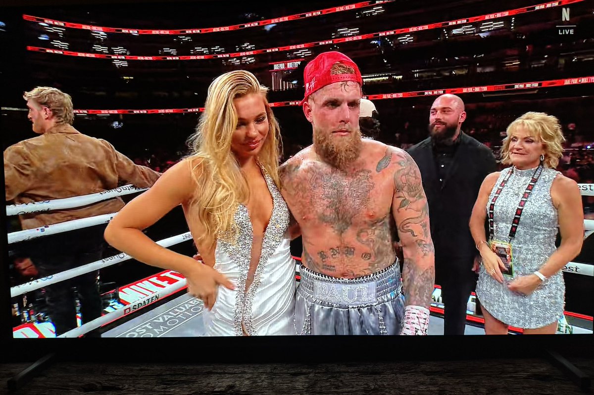 #PaulTyson Jake wins Mike
27 VS 58 #juttaleerdam