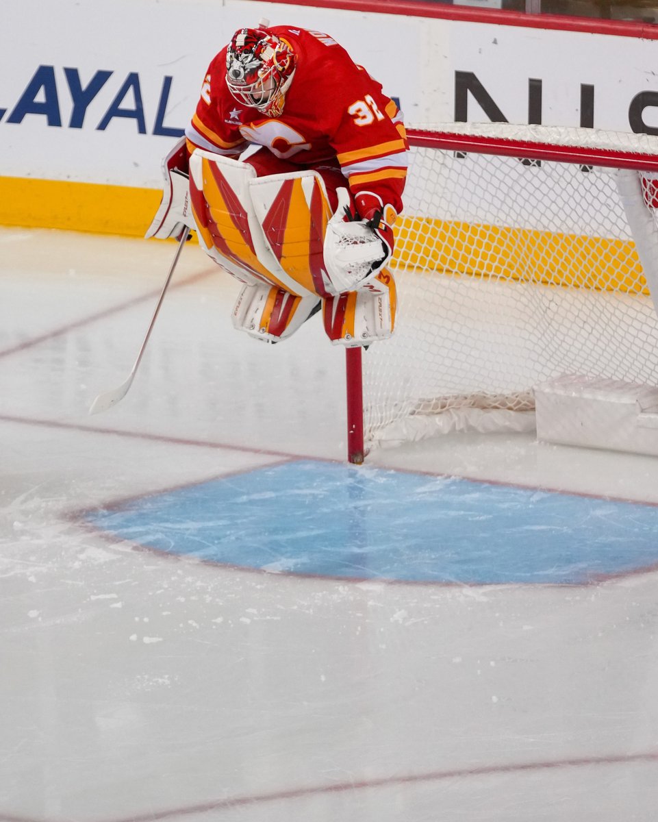NHLFlames's tweet photo. Goodnight #Flames fam, love you friends! https://t.co/HXiLTWFWkn