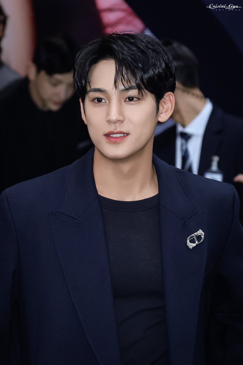 20241116 UNOLVE 어노브 출근

HD3P 

#세븐틴 #SEVENTEEN #민규 #MINGYU #ミンギュ<a href="/pledis_17/">세븐틴(SEVENTEEN)</a>