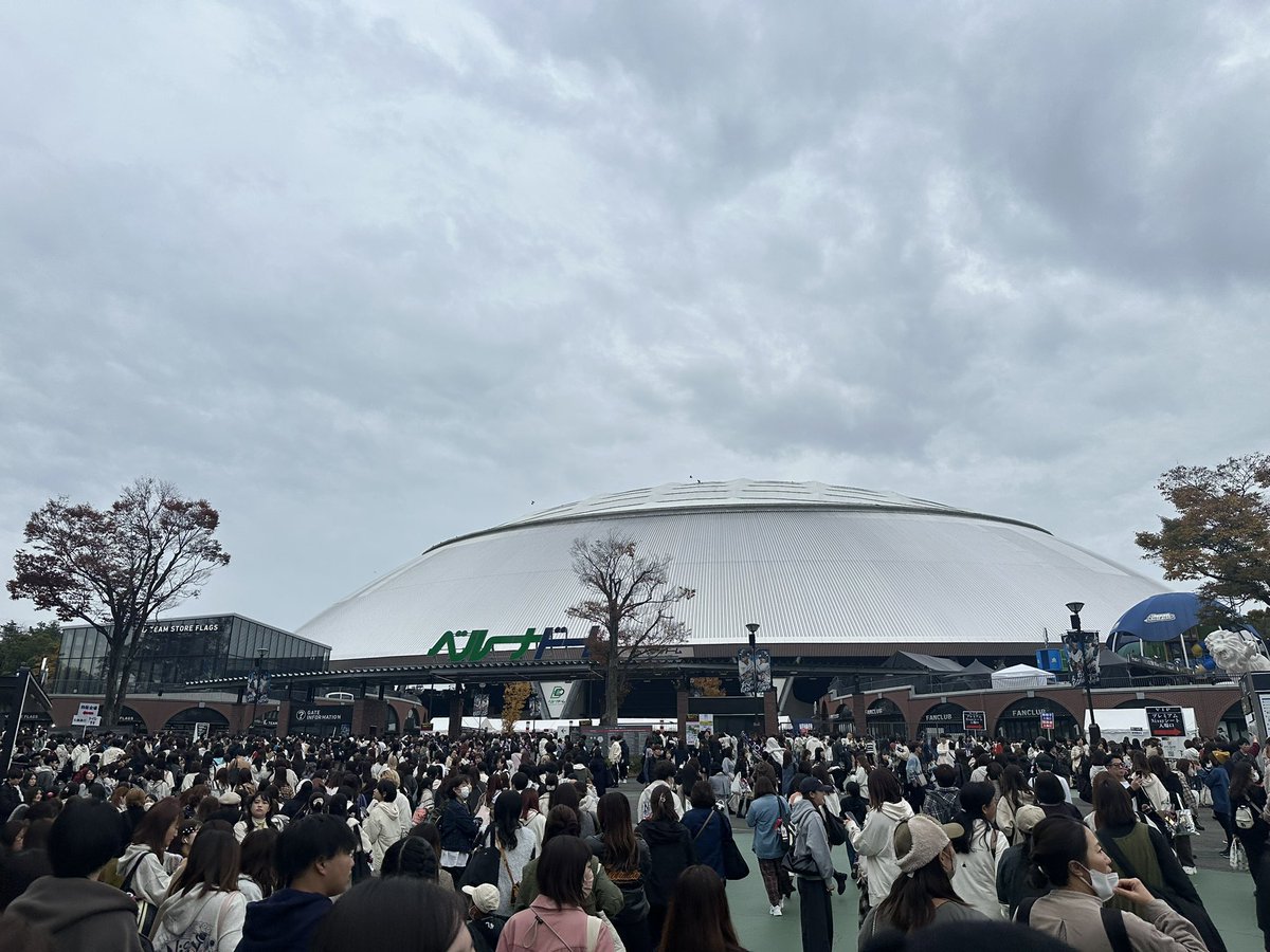 tapipi105's tweet photo. 💋🎩🪄︎︎✨ https://t.co/diuTKQZW0J