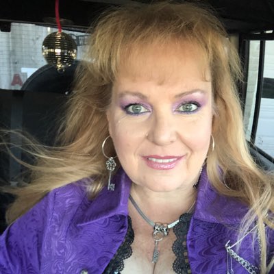 Kimskrew99's tweet photo. #NewProfilePic https://t.co/N7BTuF1daO