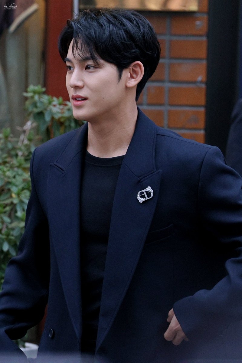 241116 UNOLVE 어노브 출근

#세븐틴 #민규 #SEVENTEEEN #MINGYU