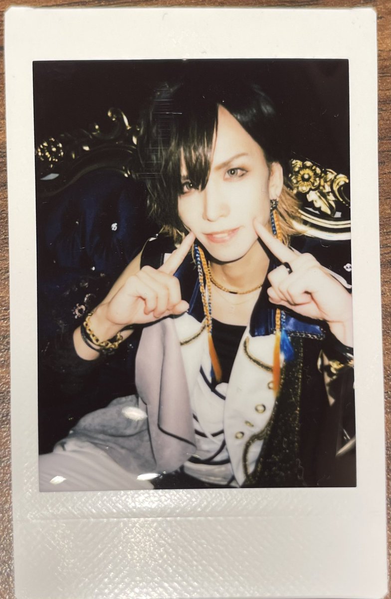 lllprncs__'s tweet photo. @Reeeee_xxx 検索よりお声掛け失礼いたします。
こちらのアー写チェキ智也さんとの交換は可能でしょうか？本日または明日手渡し可能です。ご検討よろしくお願いいたします。 https://t.co/O7wFbyJ6Er