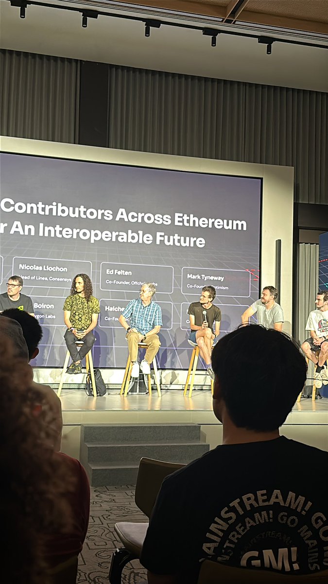 Vaibhav⚡️ (@vaibhavchellani) on Twitter photo Wow <a href="/VitalikButerin/">vitalik.eth</a> is in founder mode, he just asked the organisers to lock the door till the founders agree to common standards
L2 founders arent getting out till they agree Wow <a href="/VitalikButerin/">vitalik.eth</a> is in founder mode, he just asked the organisers to lock the door till the founders agree to common standards
L2 founders arent getting out till they agree