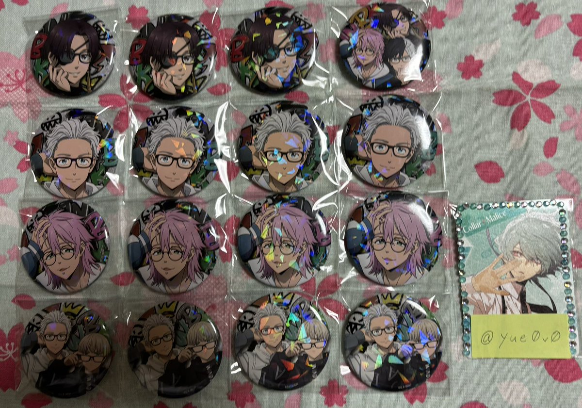 yue0v0's tweet photo. 【交換】ウィンブレ WIND BREAKER glasses ホロ缶バッジ　色紙　特典
譲)缶バッジ:蘇枋③ 梅宮④ 桐生④ 3人① 2人④
色紙:梅宮　桐生
特典:梅宮② 桐生①
求)同異種梶(異種の場合スクエア缶)

蘇枋は3人or2人を含む2:2からの交換
当方地方在住のためお取引は郵送が可能な方 https://t.co/OQHtHSLfym