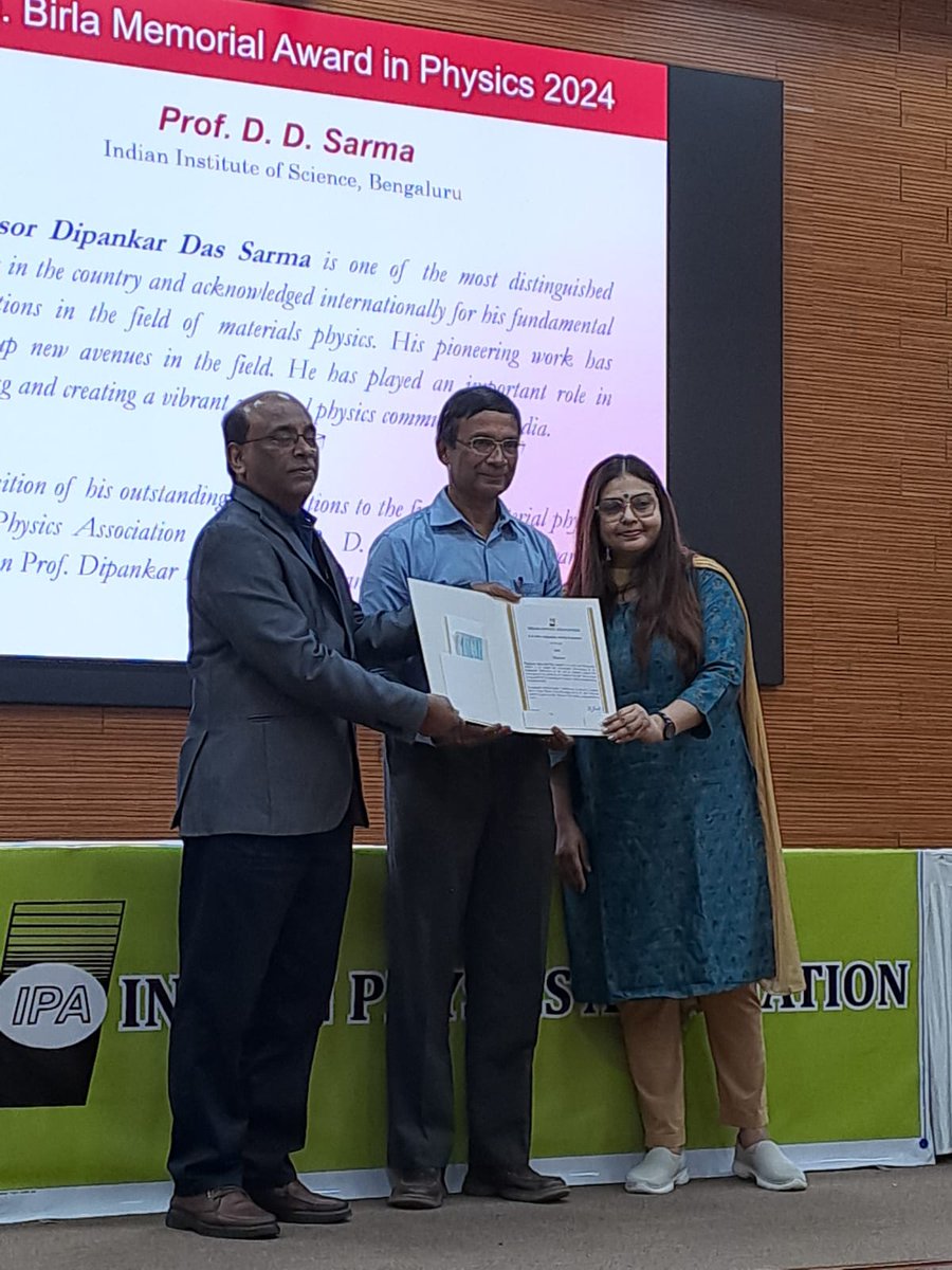 We are delighted to announce that D. D. Sarma (DD) has received  R.D. Birla Memorial Award for the year 2024 from the Indian Physics Association for his pioneering contributions to material physics. For past recipients, visit this link. tifr.res.in/~ipa1970/rdlis…