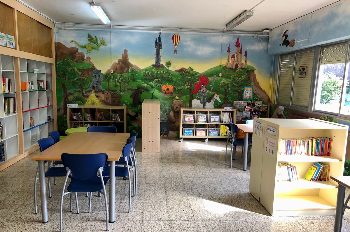 BEAltPenedes's tweet photo. Som @EscolaPauBoada i aquest curs apostem per renovar, reorganitzar, repensar la biblioteca del centre, per convertir-la en un espai de tothom i per a tothom. 

Escola Pau Boada (Vilafranca del Penedès)

@puntedu @sealtpenedes #seminariBE https://t.co/pqf9buTOoy