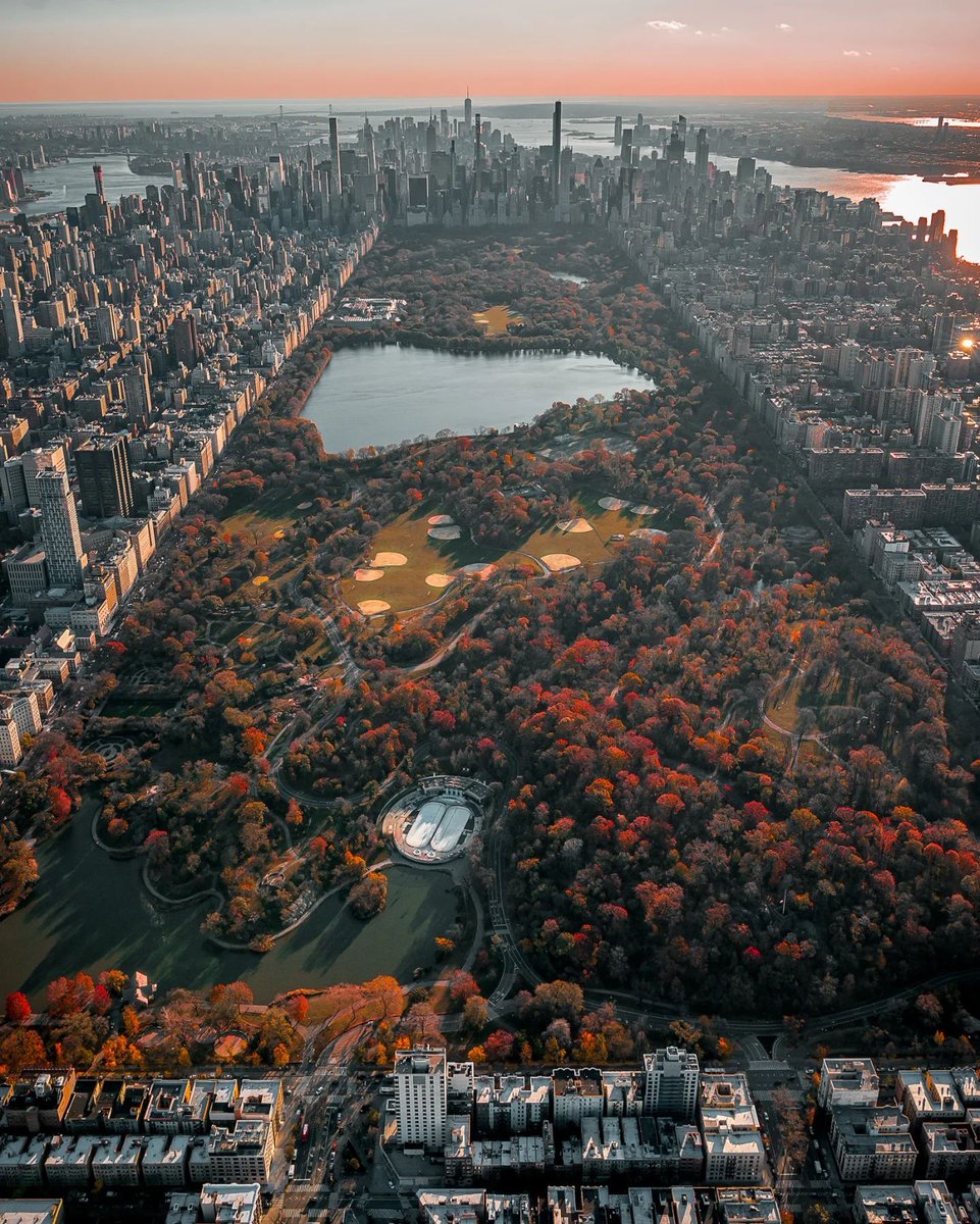 PrettyCitiesX's tweet photo. Central Park 🗽 https://t.co/a00EsV8P92